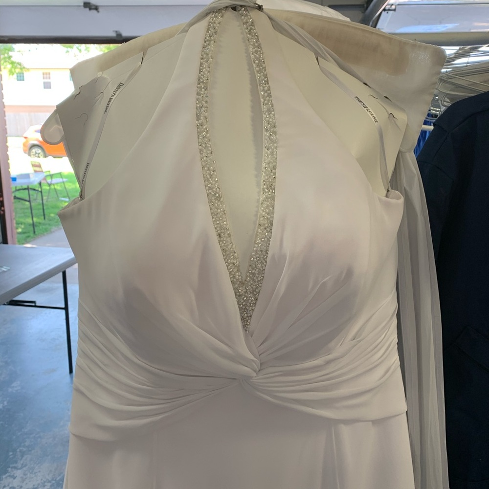 David’s Bridal Halter Style Wedding Dress